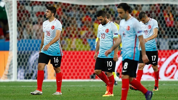 Arda ve taraftarlar arasında gerginlik 9