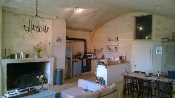 1 euro'luk mağarayı suite çevirdiler 14