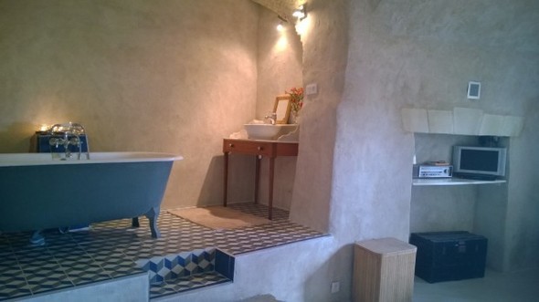 1 euro'luk mağarayı suite çevirdiler 17