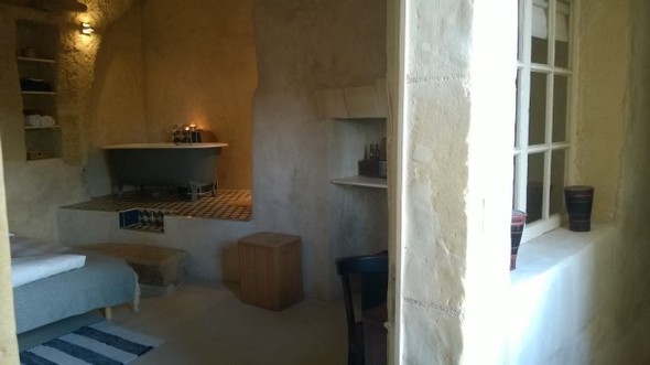 1 euro'luk mağarayı suite çevirdiler 19