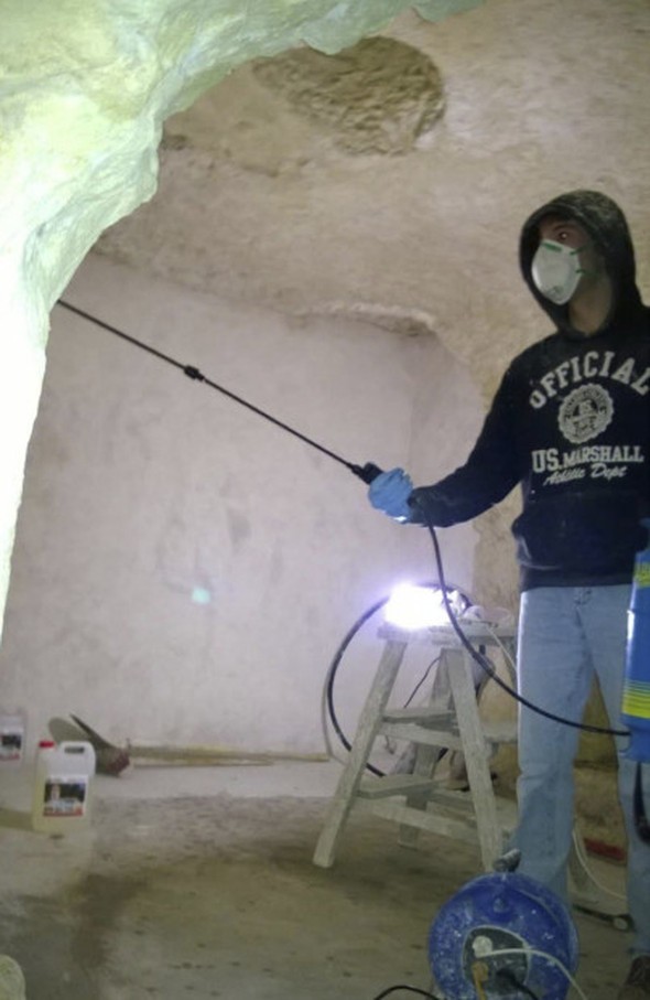 1 euro'luk mağarayı suite çevirdiler 4