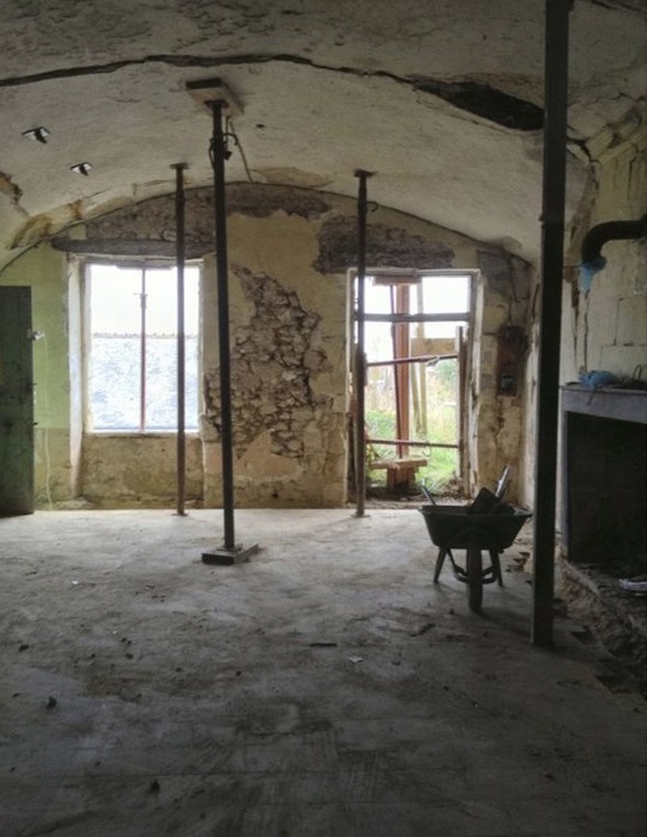 1 euro'luk mağarayı suite çevirdiler 5