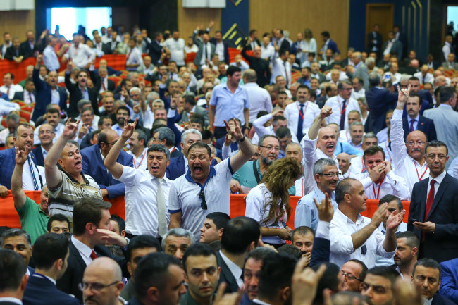 MHP kurultayı toplandı 30