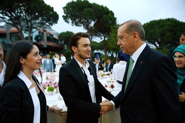 Erdoğan ünlülerle iftar yemeğinde buluştu 12