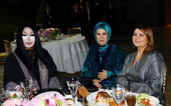 Erdoğan ünlülerle iftar yemeğinde buluştu 2