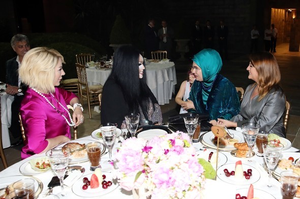 Erdoğan ünlülerle iftar yemeğinde buluştu 27