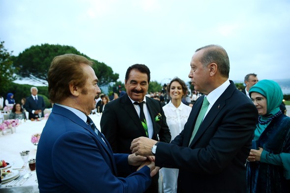 Erdoğan ünlülerle iftar yemeğinde buluştu 4