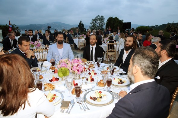 Erdoğan ünlülerle iftar yemeğinde buluştu 30