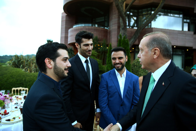 Erdoğan ünlülerle iftar yemeğinde buluştu 35