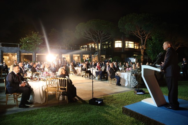 Erdoğan ünlülerle iftar yemeğinde buluştu 39