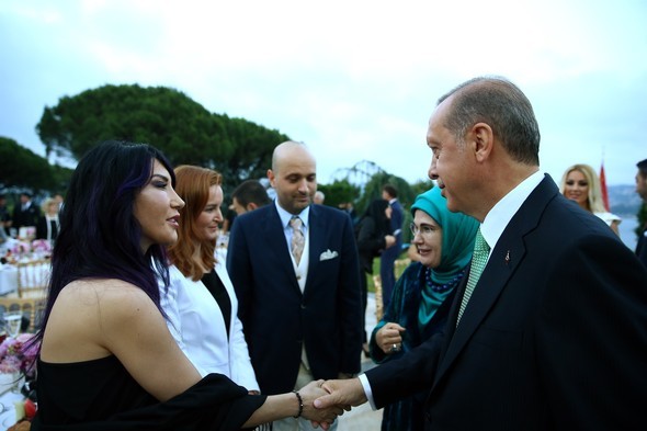 Erdoğan ünlülerle iftar yemeğinde buluştu 8