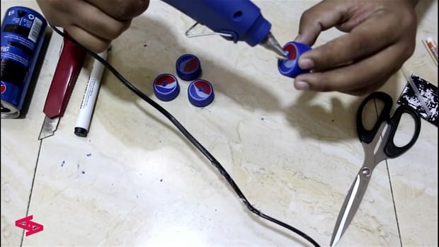 Sadece bir kola kutusuydu... 10