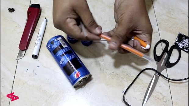 Sadece bir kola kutusuydu... 12