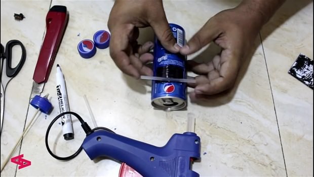 Sadece bir kola kutusuydu... 18