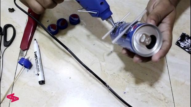 Sadece bir kola kutusuydu... 21