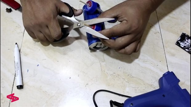 Sadece bir kola kutusuydu... 25