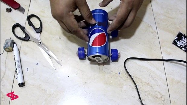 Sadece bir kola kutusuydu... 26