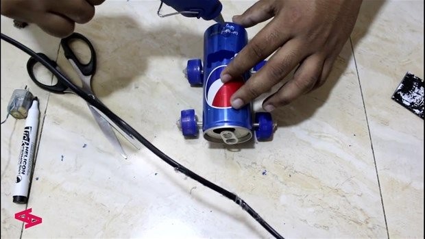 Sadece bir kola kutusuydu... 27