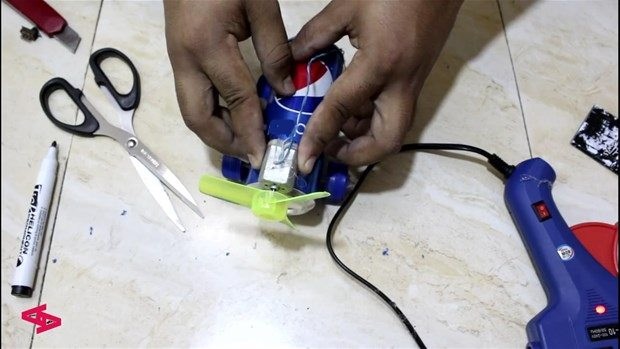 Sadece bir kola kutusuydu... 30