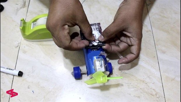 Sadece bir kola kutusuydu... 38