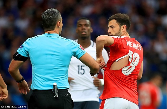 İsviçre'nin yırtılan formaları Türkiye'de üretilmiş 3