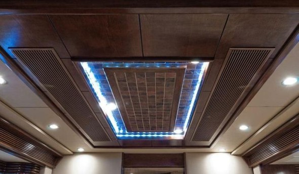 Yürüyen saray inşa etti 18