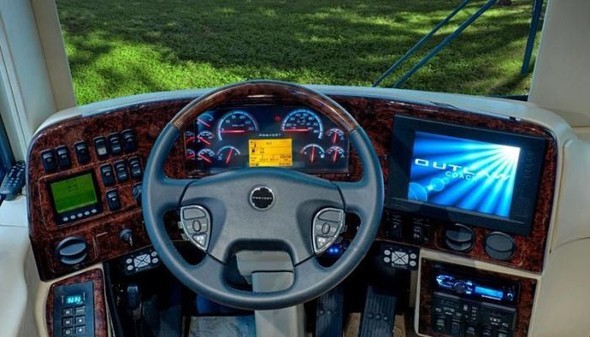 Yürüyen saray inşa etti 34