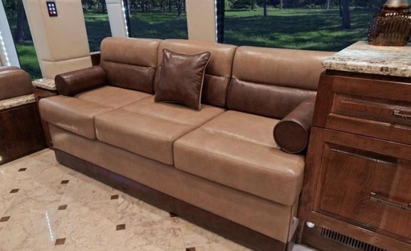 Yürüyen saray inşa etti 5