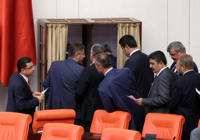 Binali Yıldırım'dan sürpriz 18