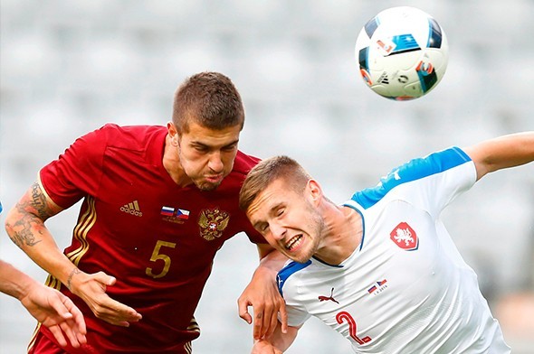 F.Bahçe yıldızı İstanbul'a getirdi 4