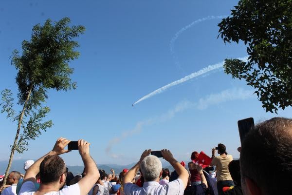 Türk Yıldızları'nın gösterisi nefes kesti 1