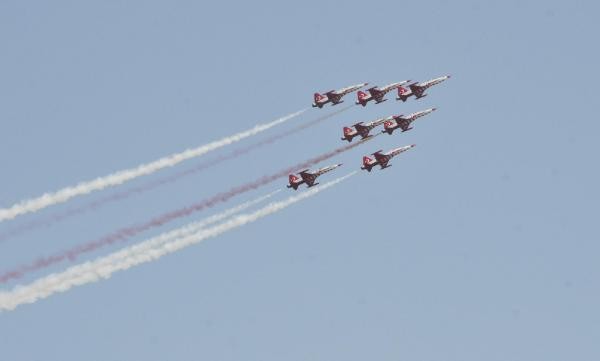 Türk Yıldızları'nın gösterisi nefes kesti 5