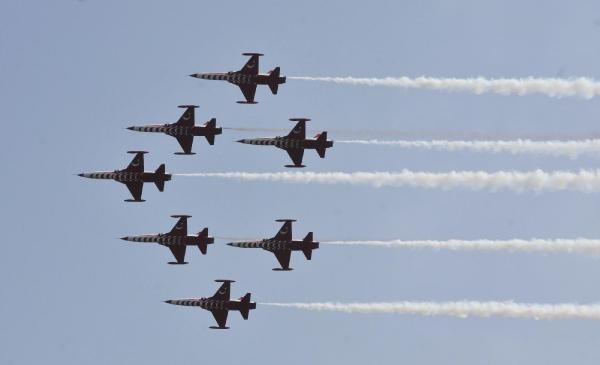 Türk Yıldızları'nın gösterisi nefes kesti 8