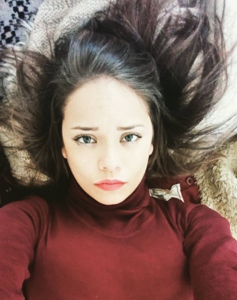 Babasının annesini öldürdüğünü söyleyen Selin Ünver yaşadıklarını anlattı 16