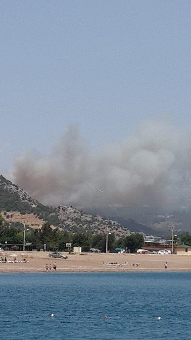 Tatil merkezi Adrasan'da orman yangını 2