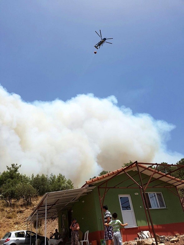 Tatil merkezi Adrasan'da orman yangını 8
