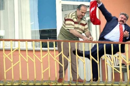 Milli gururumuz 'Balkona bayrak asan dayı' konuştu 5