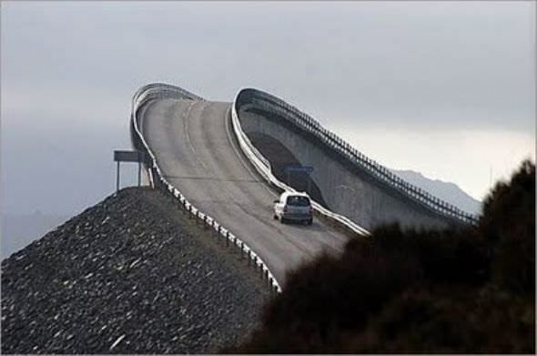 Cam köprü balyozlarla test edildi 37