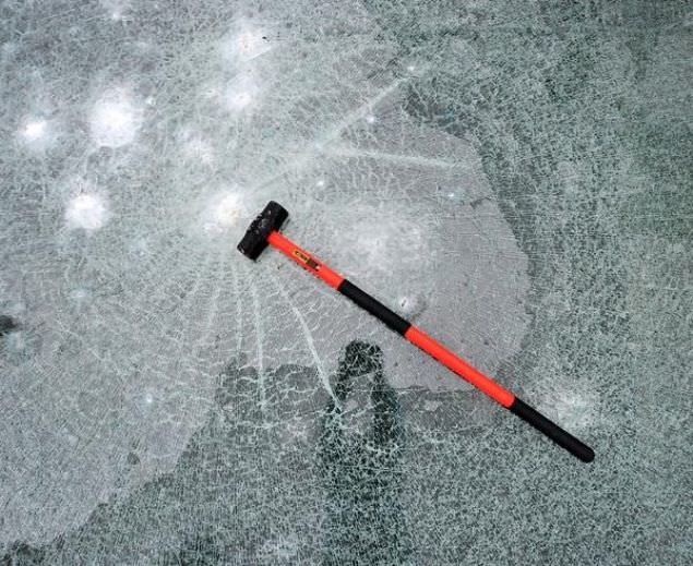 Cam köprü balyozlarla test edildi 5