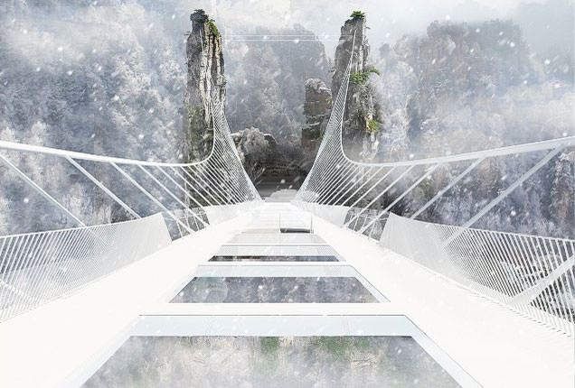 Cam köprü balyozlarla test edildi 60