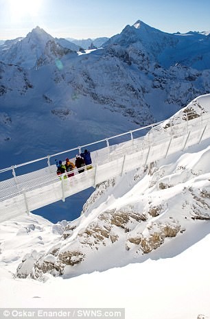 Cam köprü balyozlarla test edildi 77