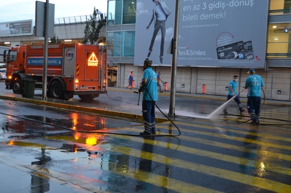 Patlamanın ardından Atatürk Havalimanı'nda bu sabah 3