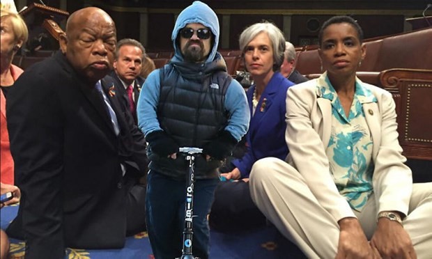 Peter Dinklage sosyal medyanın diline düştü 8