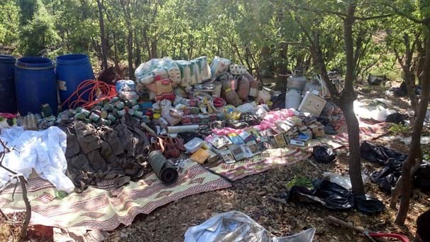 Lice'de çoğunluğu lüks bombalı saldırıda kullanılacak 22 araç yakalandı! 24