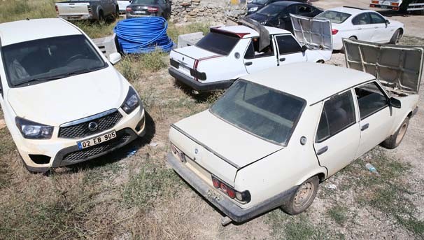 Lice'de çoğunluğu lüks bombalı saldırıda kullanılacak 22 araç yakalandı! 4