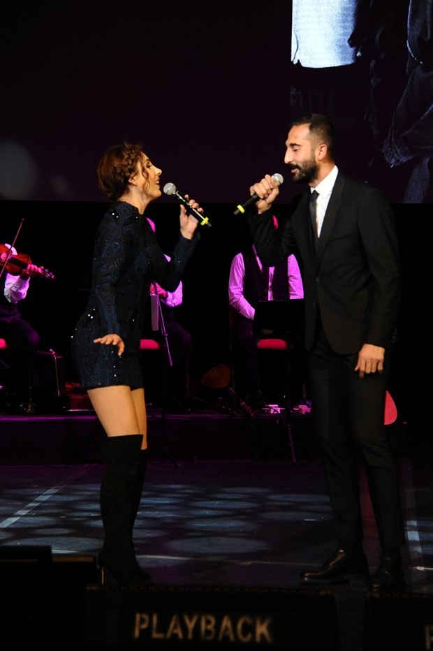 Yıldız sporcular ve yıldız sanatçılar TOÇEV yararına sahnede 26