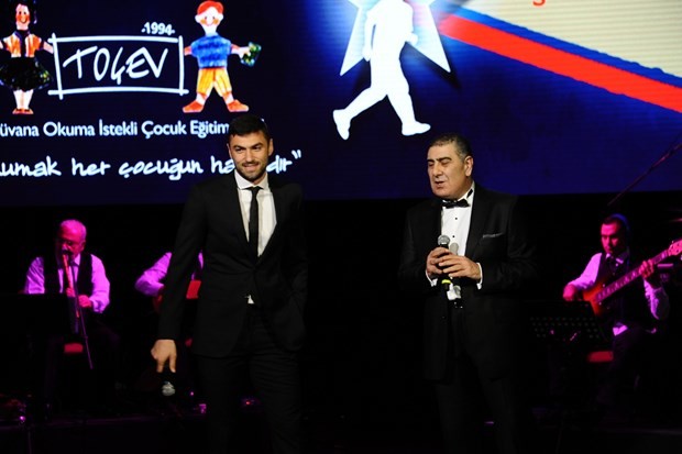 Yıldız sporcular ve yıldız sanatçılar TOÇEV yararına sahnede 28