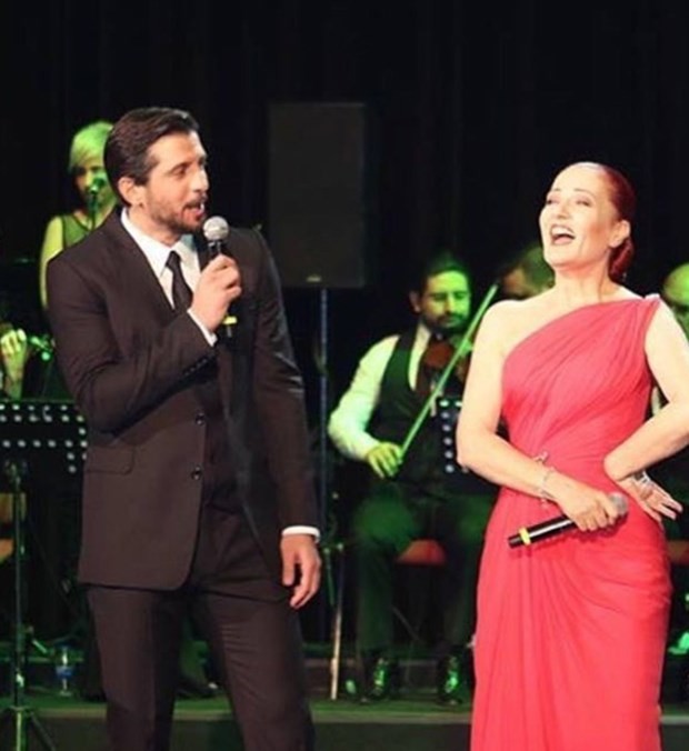 Yıldız sporcular ve yıldız sanatçılar TOÇEV yararına sahnede 4