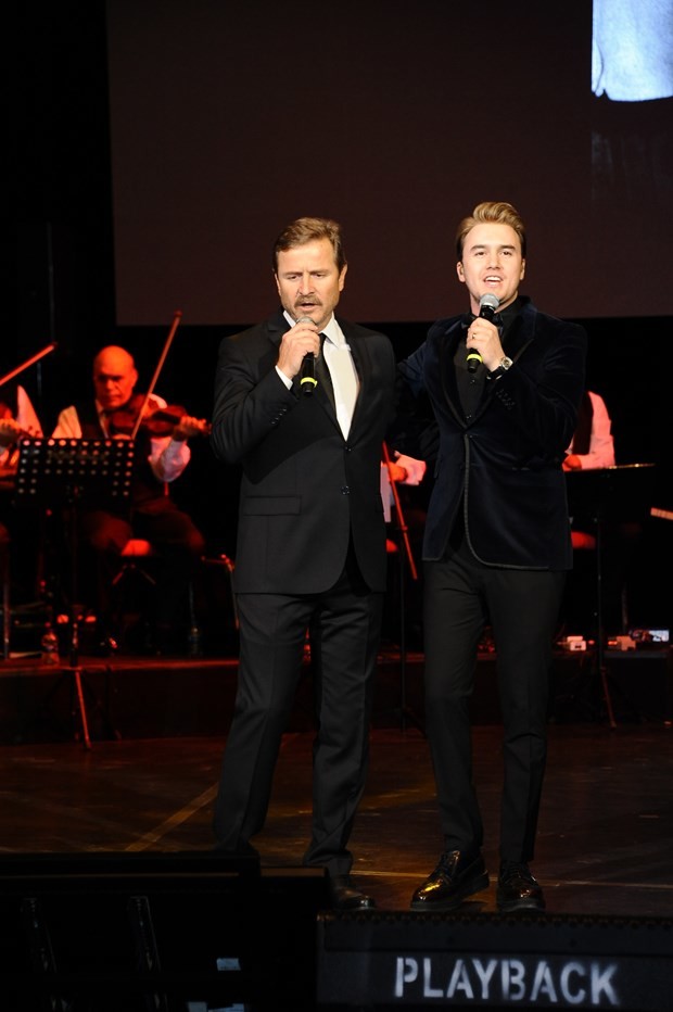 Yıldız sporcular ve yıldız sanatçılar TOÇEV yararına sahnede 6