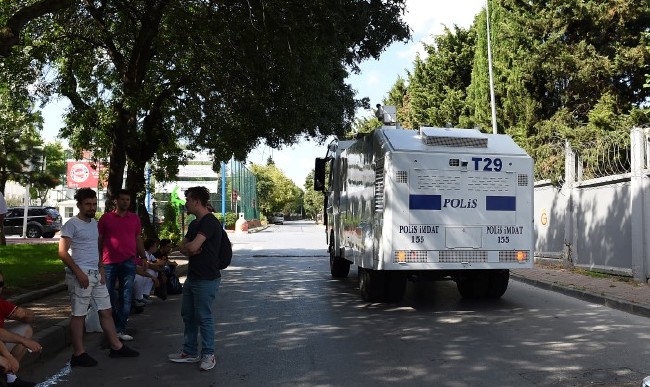 Galatasaray taraftarından Florya'da dev protesto! 4